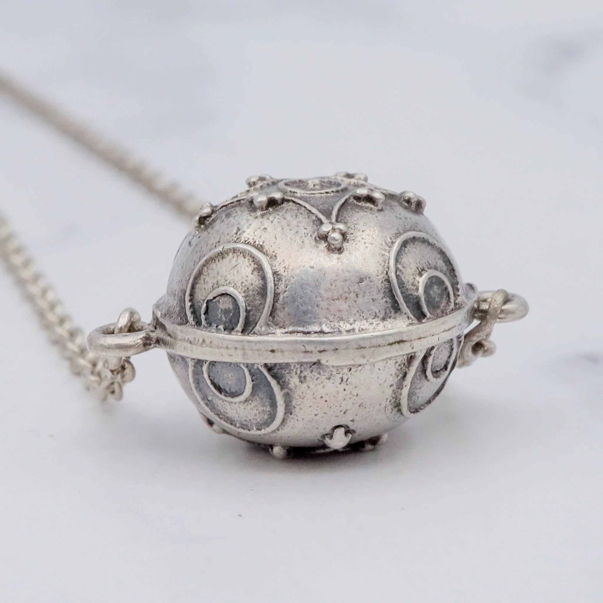 Vintage sterling etruscan style bead pendant necklace, 16"